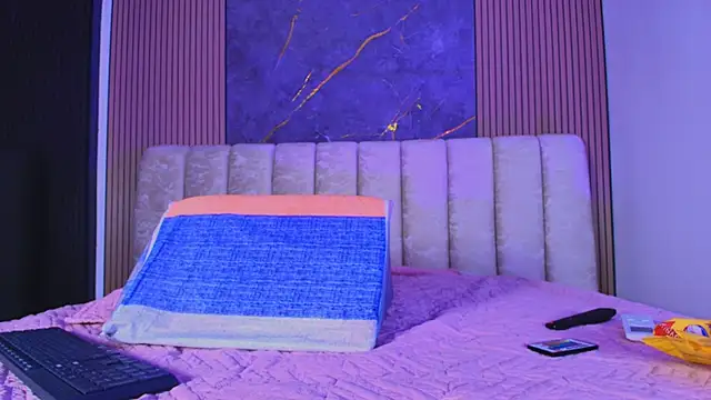 valecastro  online show from December 2025 07:11:02 PM