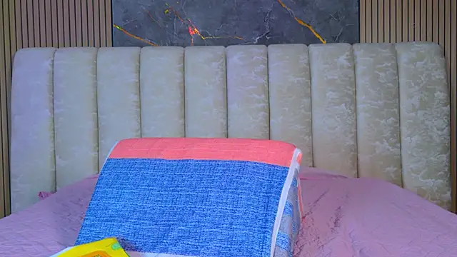 valecastro  online show from December 2025 07:20:02 PM