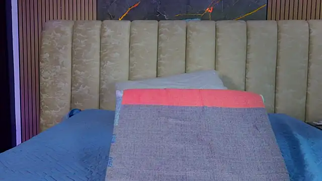 valecastro  online show from December 2025 07:20:01 PM