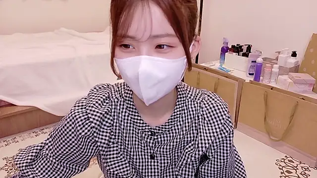 Snapshot of Ema_o0_chan chatting on September 2025 11:42:01 AM Ema o0 chan online show from September 2025 11:42:01 AM