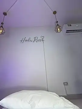 Snapshot of hade_rosse chatting on June 2026 12:04:01 PM hade rosse online show from June 2026 12:04:01 PM