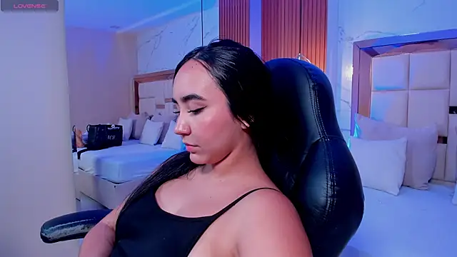 Snapshot of julieta_rosee chatting on May 2026 11:13:02 PM julieta rosee online show from May 2026 11:13:02 PM