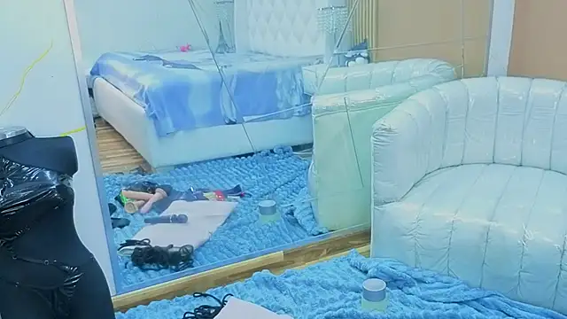 Snapshot of EimmyAdams chatting on November 2025 09:05:02 PM EimmyAdams online show from November 2025 09:05:02 PM