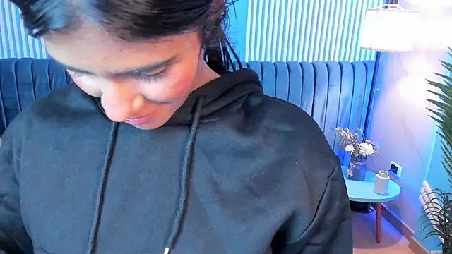 Snapshot of milavega_ chatting on April 2026 06:10:01 PM milavega online show from April 2026 06:10:01 PM