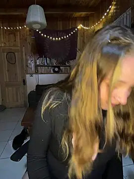 Snapshot of sashapulse chatting on April 2026 03:31:02 AM sashapulse online show from April 2026 03:31:02 AM