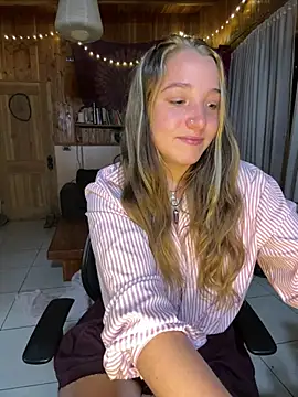 Snapshot of sashapulse chatting on April 2026 03:35:02 AM sashapulse online show from April 2026 03:35:02 AM