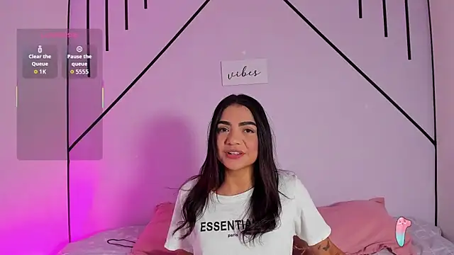 Snapshot of MiahCornell_ chatting on November 2025 07:02:02 PM MiahCornell online show from November 2025 07:02:02 PM