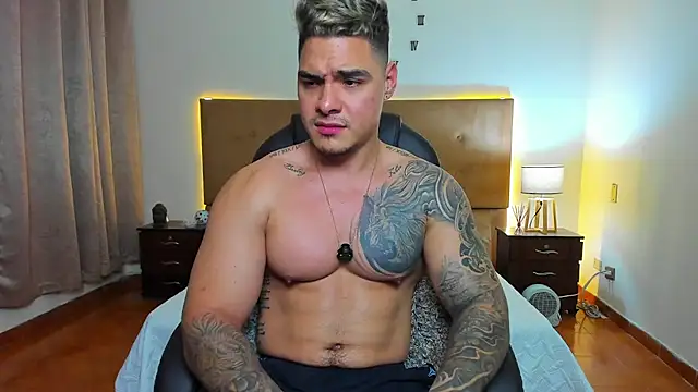 Snapshot of Steven_Velez chatting on September 2025 01:05:02 AM Steven Velez online show from September 2025 01:05:02 AM