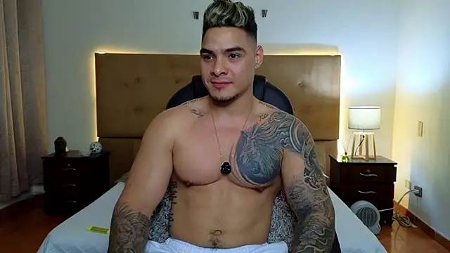 Snapshot of Steven_Velez chatting on September 2025 02:44:02 AM Steven Velez online show from September 2025 02:44:02 AM