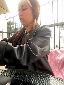 Sallem Pink online show from November 2025 11:10:02 AM