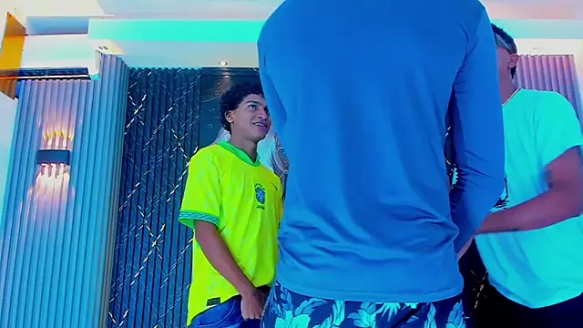 Dominic Max  online show from September 2025 03:41:02 AM