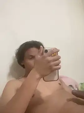 Snapshot of EmilianoPerex chatting on March 2026 02:05:02 AM EmilianoPerex online show from March 2026 02:05:02 AM