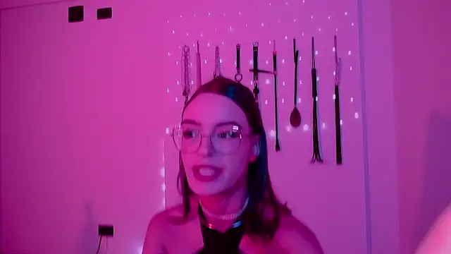 Snapshot of nina_kink chatting on May 2026 09:42:02 PM nina kink online show from May 2026 09:42:02 PM
