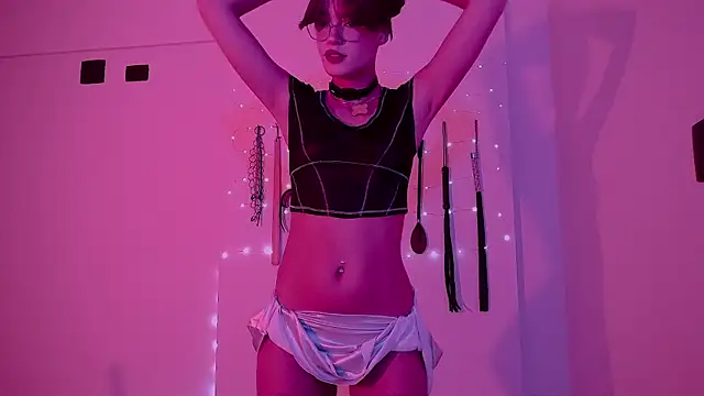 Snapshot of nina_kink chatting on May 2026 09:20:02 PM nina kink online show from May 2026 09:20:02 PM