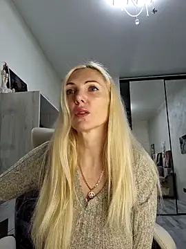 Snapshot of Monna chatting on December 2025 02:37:02 PM Monna online show from December 2025 02:37:02 PM