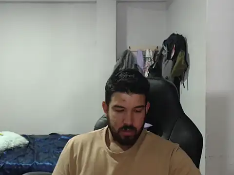 Axel11113 online show from October 2025 04:02:02 AM