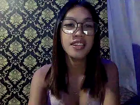 Snapshot of your_wifey chatting on October 2025 10:22:02 AM your wifey online show from October 2025 10:22:02 AM
