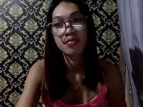 Snapshot of your_wifey chatting on October 2025 12:03:02 PM your wifey online show from October 2025 12:03:02 PM