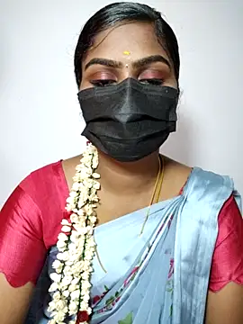 Snapshot of Tamil_Princess12 chatting on October 2025 05:47:02 PM Tamil Princess12 online show from October 2025 05:47:02 PM