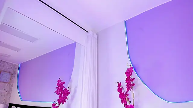 Snapshot of _HAANNAH_ chatting on September 2025 08:01:02 PM HAANNAH online show from September 2025 08:01:02 PM