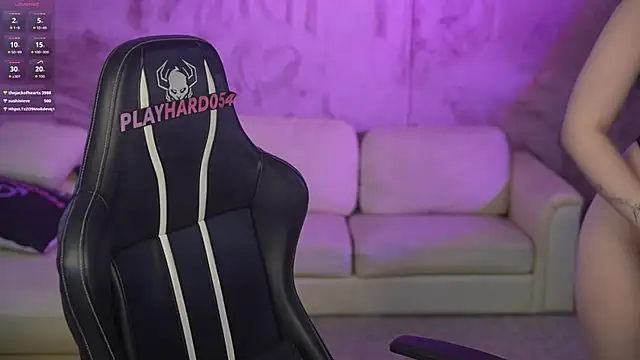 Snapshot of Esmie_Smile chatting on February 2026 12:28:01 AM Esmie Smile online show from February 2026 12:28:01 AM