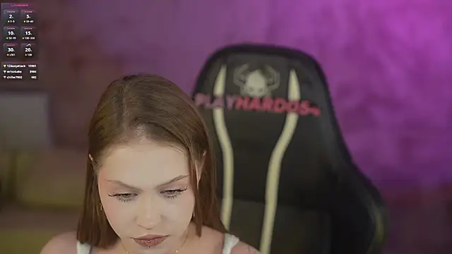 Snapshot of Esmie_Smile chatting on March 2026 03:33:01 AM Esmie Smile online show from March 2026 03:33:01 AM