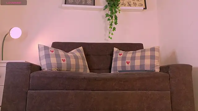 Snapshot of RiriiBrunette__ chatting on March 2026 07:36:02 PM RiriiBrunette online show from March 2026 07:36:02 PM