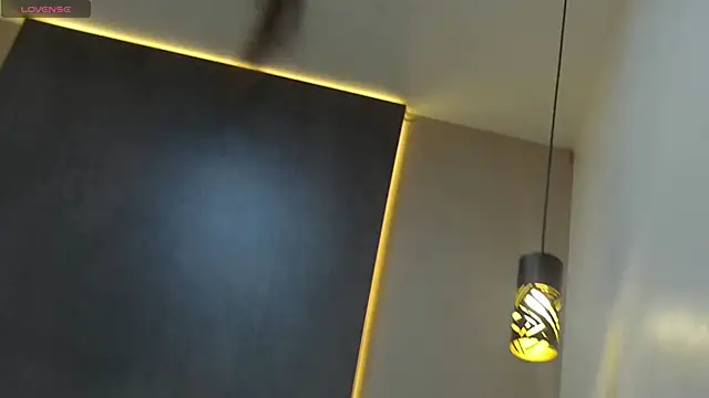 Snapshot of RiriiBrunette__ chatting on April 2026 03:23:01 PM RiriiBrunette online show from April 2026 03:23:01 PM