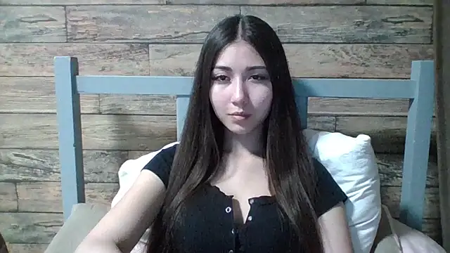 Snapshot of Virginia_Hicks chatting on September 2025 05:36:02 PM Virginia Hicks online show from September 2025 05:36:02 PM