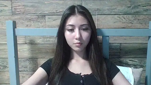 Snapshot of Virginia_Hicks chatting on October 2025 05:33:02 PM Virginia Hicks online show from October 2025 05:33:02 PM