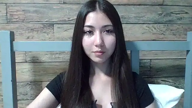 Snapshot of Virginia_Hicks chatting on October 2025 06:16:01 PM Virginia Hicks online show from October 2025 06:16:01 PM