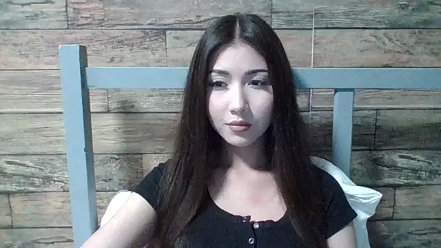 Snapshot of Virginia_Hicks chatting on October 2025 03:21:02 PM Virginia Hicks online show from October 2025 03:21:02 PM