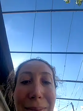 HellaryTourent online show from September 2025 12:32:02 PM