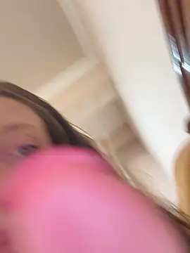 Snapshot of HellaryTourent chatting on February 2026 07:24:02 PM HellaryTourent online show from February 2026 07:24:02 PM