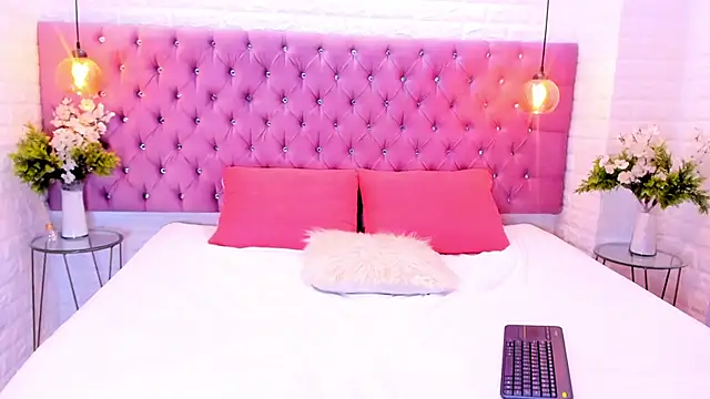 amber sparkle online show from October 2025 12:47:01 PM