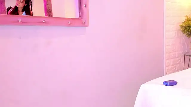 amber sparkle online show from October 2025 12:50:01 PM