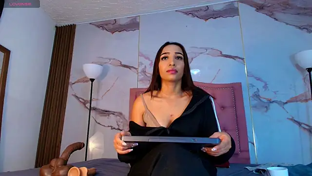 AlyaThompson online show from November 2025 04:01:02 AM