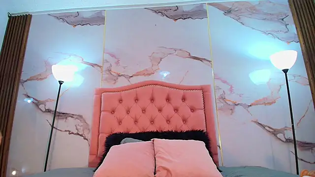 Snapshot of AlyaThompson chatting on December 2025 04:19:02 AM AlyaThompson online show from December 2025 04:19:02 AM