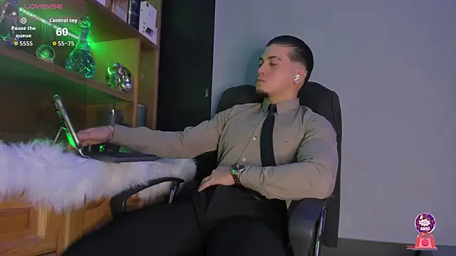 Snapshot of Gael_williams1 chatting on October 2025 10:43:02 PM Gael williams1 online show from October 2025 10:43:02 PM