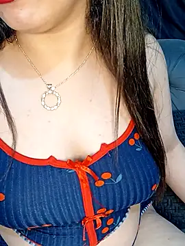 Snapshot of Queen-15 chatting on November 2025 10:15:01 PM Queen-15 online show from November 2025 10:15:01 PM