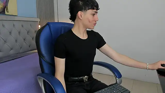 SamBlack  online show from April 2026 12:42:01 PM