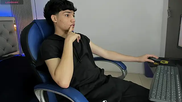 SamBlack  online show from May 2026 01:17:02 PM