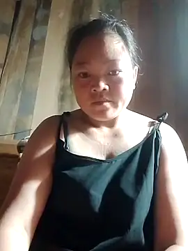 Snapshot of MaySweetb chatting on October 2025 10:27:02 PM MaySweetb online show from October 2025 10:27:02 PM