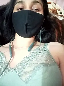 suneeta77 online show from January 2026 05:18:02 PM