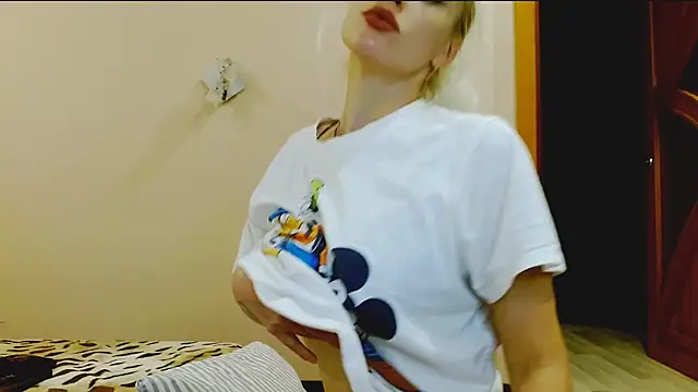 SatinQueen90 online show from September 2025 05:14:02 PM