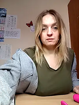 Snapshot of Ami_Foxy chatting on February 2026 07:35:02 AM Ami Foxy online show from February 2026 07:35:02 AM