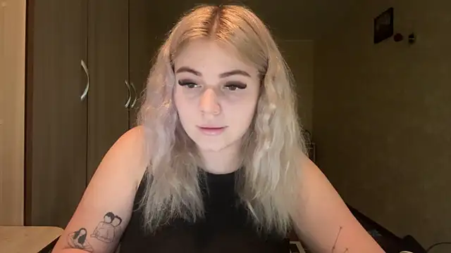 sunshinyflash online show from November 2025 05:39:01 PM