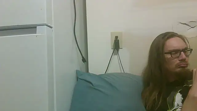 Snapshot of dandonn chatting on April 2026 08:53:02 AM dandonn online show from April 2026 08:53:02 AM