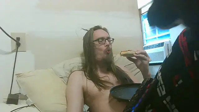 Snapshot of dandonn chatting on July 2026 11:53:02 PM dandonn online show from July 2026 11:53:02 PM