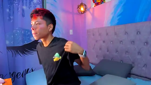 MaxiWildd online show from November 2025 01:00:01 PM